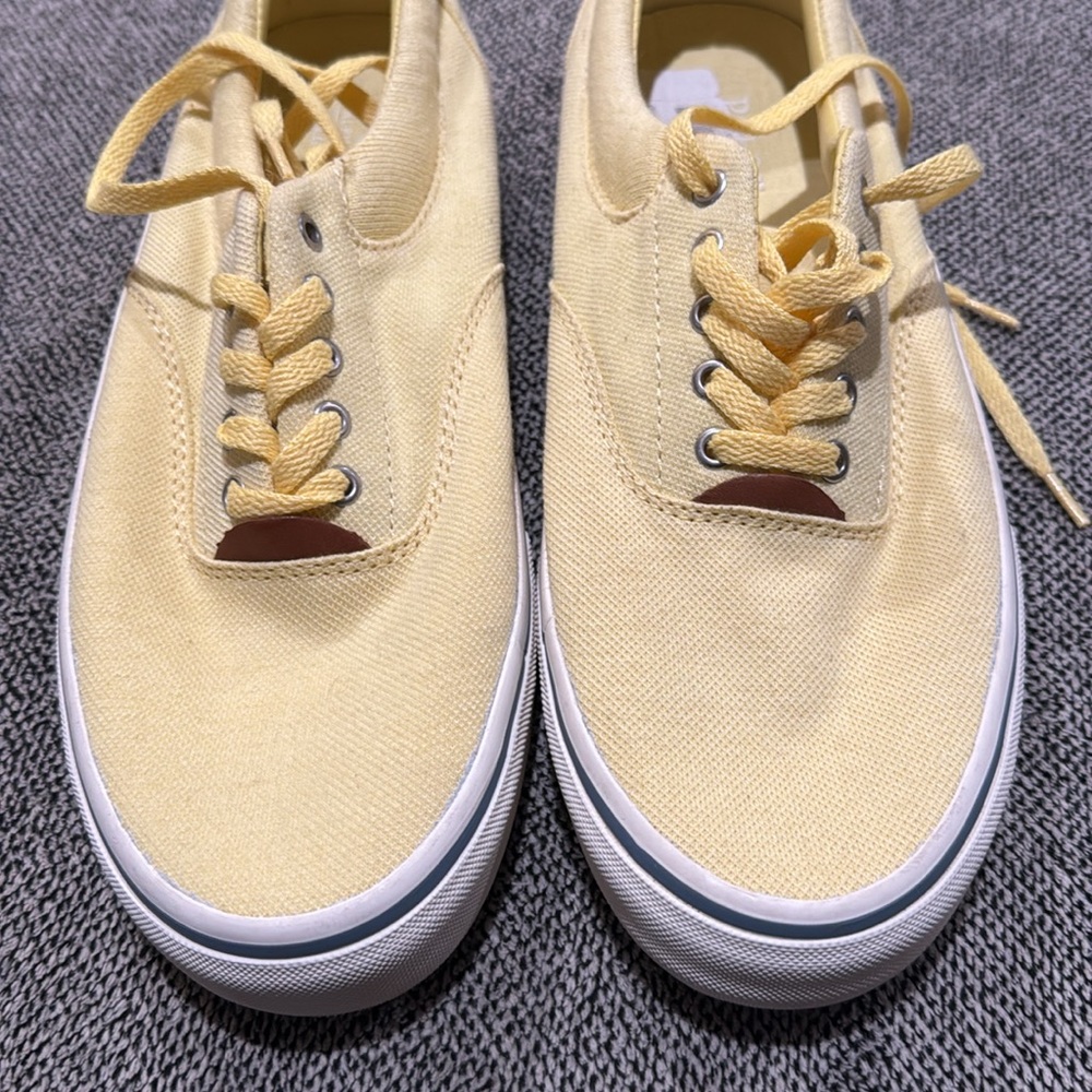 Yellow polo casual shoe. New, never worn. Size 10 - Picture 5 of 6